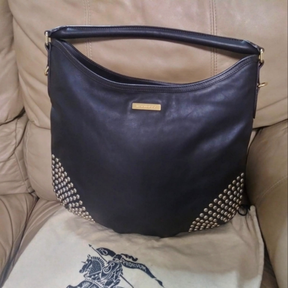 🤩Close out🔥🔥💯 % Authentic Blow out Sale Like New Burberry Studded Black Bag